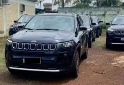 Prefeito de cidade goiana presenteia 15 netos com carros de luxo