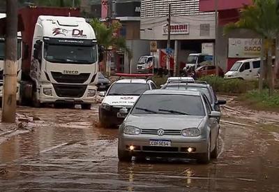 Franco da Rocha: comerciantes relatam prejuízos causados pela chuva
