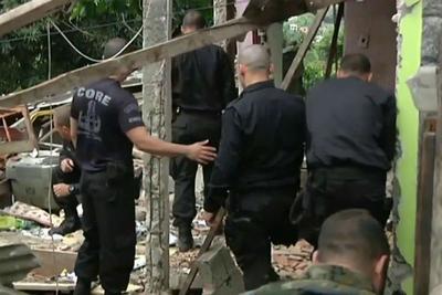 Casa explode no Rio de Janeiro e deixa família em estado grave