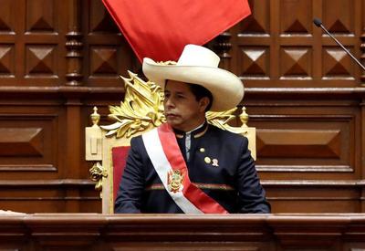 Justiça do Peru determina prisão preventiva de Castillo por 7 dias