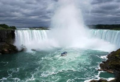 Conheça as famosas Cataratas do Niágara no Canadá