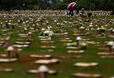 Brasil tem segundo dia com média de mortes por covid abaixo de 2 mil