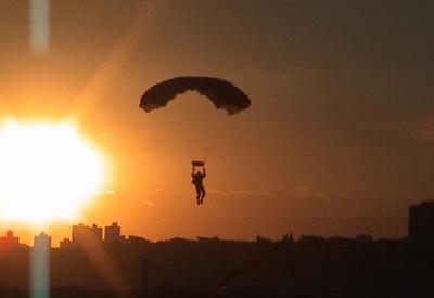 Justiça libera retorno de saltos de paraquedistas em Boituva (SP)