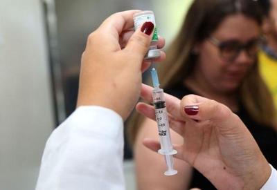 DF anuncia vacinação contra covid-19 em pessoas com 20 anos
