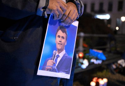 Charlie Kirk, assassinado em Utah, defendeu o direito de portar armas mesmo que isso custasse vidas