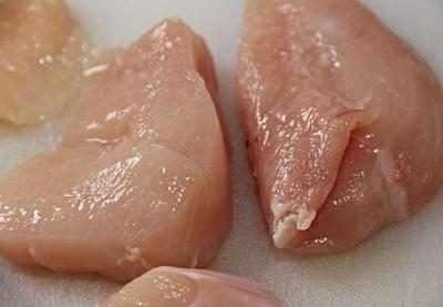 China diz que coronavírus foi detectado em frango importado do Brasil