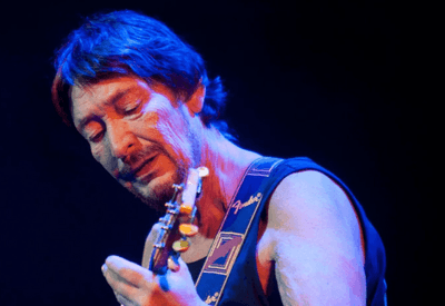 Morre Chris Rea, cantor britânico de "Driving Home for Christmas", aos 74 anos
