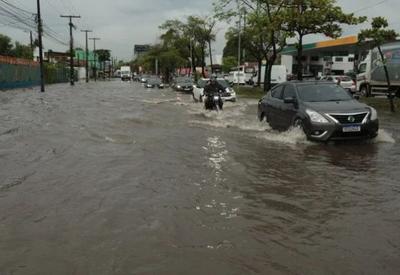 Chuva intensa causa transtornos e cancela aulas em Pernambuco