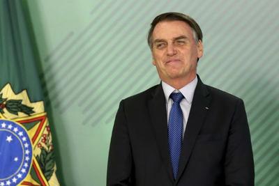 Cirurgia de Bolsonaro termina após quase nove horas