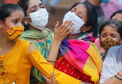 Índia é o terceiro país a superar marca de 300 mil mortes por covid-19