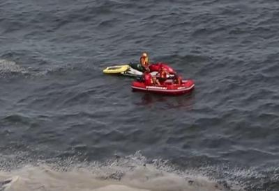 Mulher é encontrada morta após entrar no mar para resgatar cachorro