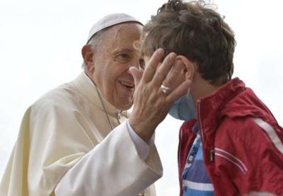Covid-19: Papa Francisco doa quatro respiradores ao Brasil