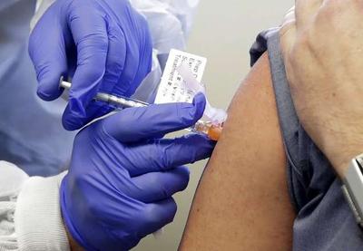 Covid-19: Vacina de Oxford é a candidata em estágio mais avançado, diz OMS