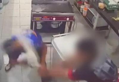Cozinheiro agride bandido com rolo de macarrão durante assalto