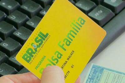 Crise econômica faz mais de 140 mil famílias voltarem ao Bolsa Família