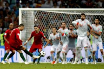 Cristiano Ronaldo marca gol da vitória de Portugal contra o Marrocos
