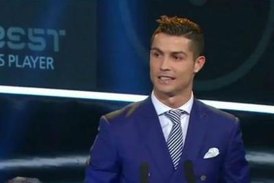 Cristiano Ronaldo vence o prêmio de melhor jogador do mundo