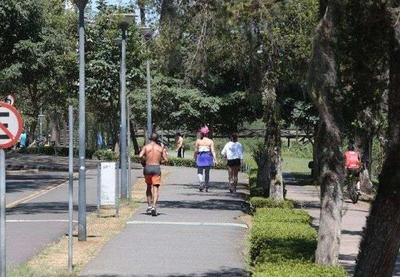 Curitibanos ignoram quarentena e utilizam dependências de parque fechado