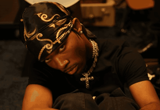 Cantor D4vd, acusado de homicídio, mantinha pornografia infantil no celular, diz promotoria