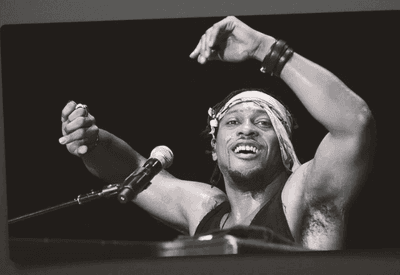  Morre D'Angelo, ícone do neo soul, aos 51 anos 