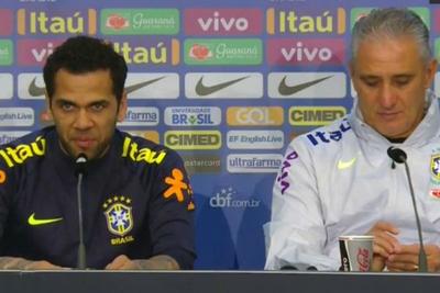 Daniel Alves será o capitão da Seleção no amistoso contra a Alemanha