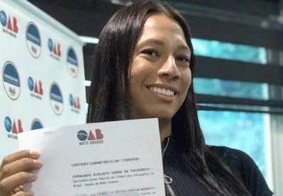 Primeira mulher trans recebe carteira da OAB em Mato Grosso