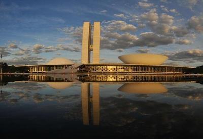 Congresso aprova mudança no orçamento para bancar Auxílio Brasil
