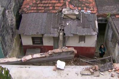 Desabamento de muro interdita três casas na Zona Leste de SP