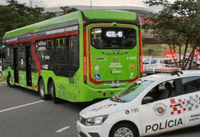 Sequestrador liberta motorista feito refém em ônibus na zona leste de SP