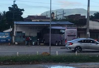 Ônibus invade rodoviária no interior da Bahia e deixa ao menos 2 mortos