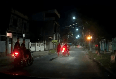  Motorista escapa de assalto com manobra arriscada no Rio; veja o momento 