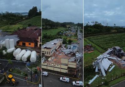 Ciclone extratropical no RS destelha igreja e derruba pipas de vinho; 12 cidades registram danos