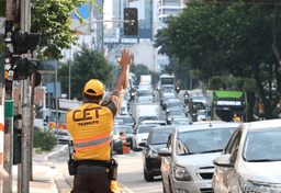 imagem da notícia Preso por dirigir embriagado em SP, agente da CET é libertado após pagar fiança 