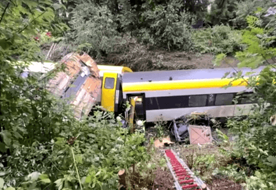 Grave acidente envolvendo trem deixa mortos e feridos na Alemanha 