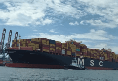 Porto de Santos (SP) é reaberto após suspensão por ressaca e ventos fortes