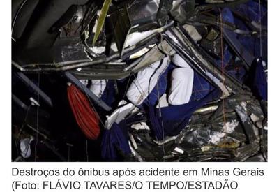 Sobe para 19 o número de mortos após acidente com ônibus em Minas