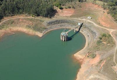 Seca deixa reservatórios de água abaixo de 40% em SP e no Rio