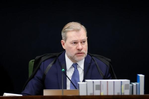 Imagem da notícia: Toffoli diz em nota que só vai avaliar tirar caso Master do STF quando “encerradas as investigações”