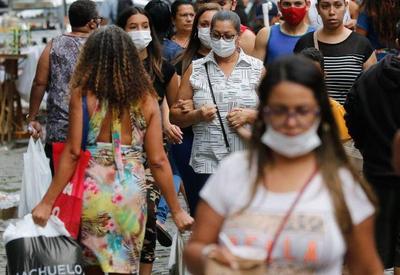 Brasil registra queda de 17,5% na média móvel de mortes por covid-19