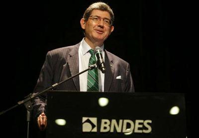Diretor do BNDES renuncia após declaração de Bolsonaro