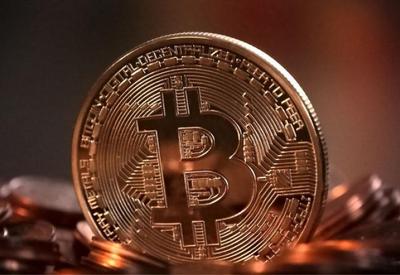  Bitcoin cai com especulações sobre mudança no comando do Fed