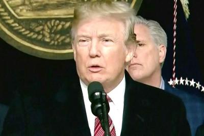 Donald Trump anuncia fim da proteção a 200 mil imigrantes