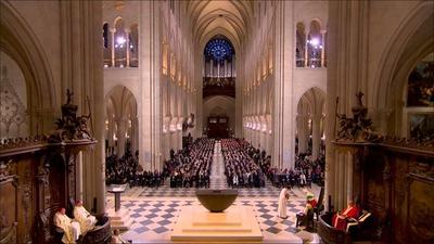 "Notre-Dame foi reconstruída e está mais bonita", diz Macron em reinauguração