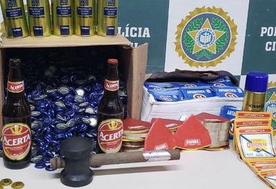 Polícia estoura galpão usado para falsificar cerveja, na Baixada Fluminense