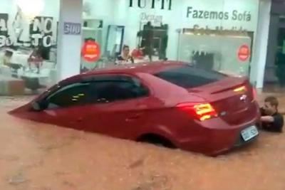 Duas pessoas morreram afogadas durante chuva no ABC Paulista