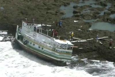 Eletricista que resgatou duas vítimas de naufrágio é enterrado na Bahia
