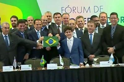 Em encontro com governadores Jair Bolsonaro pediu apoio a medidas amargas que serão tomadas