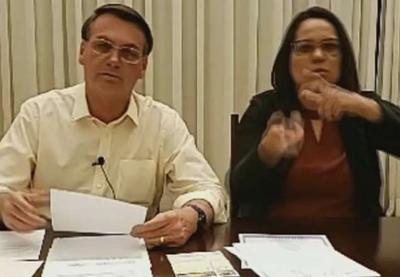 Em transmissão, Bolsonaro faz balanço do trabalho dos ministros