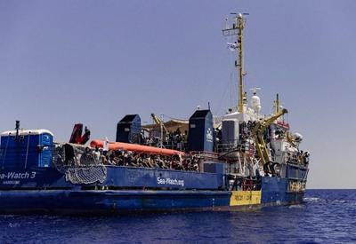 Itália resgata mais de 1.200 migrantes à deriva no Mar Mediterrâneo