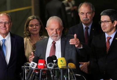 Pressão sobre definição de ministros aumenta entre equipe de Lula